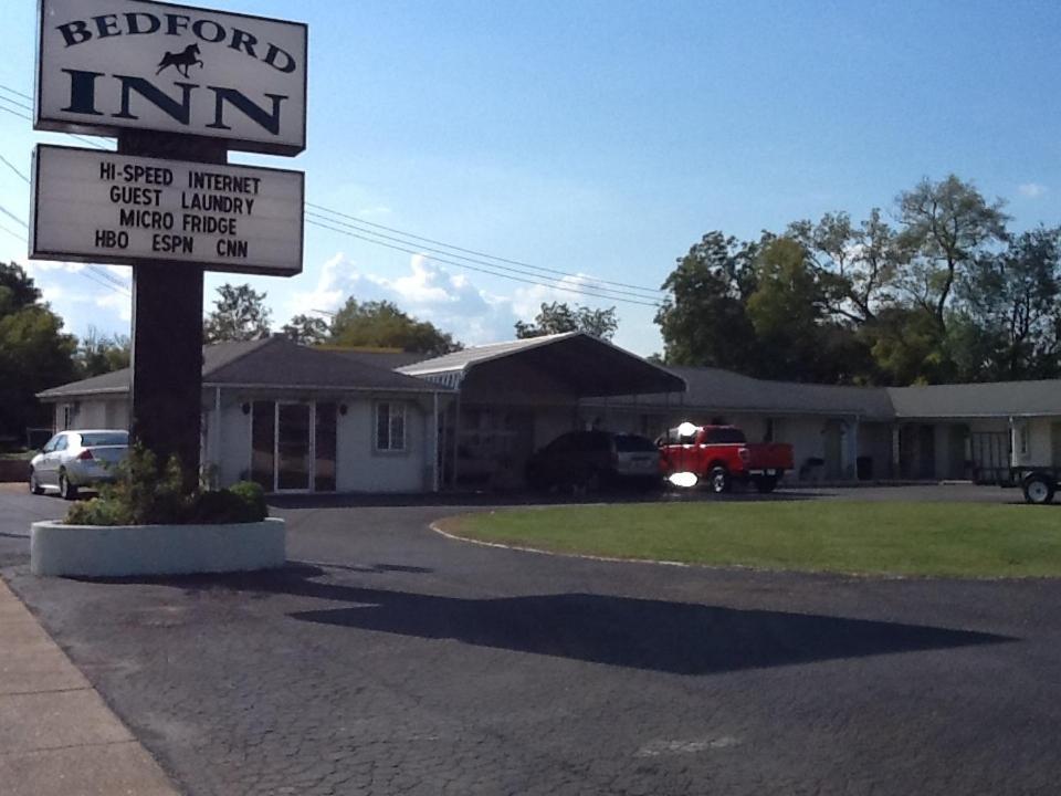 Bedford Inn Shelbyville Exterior foto