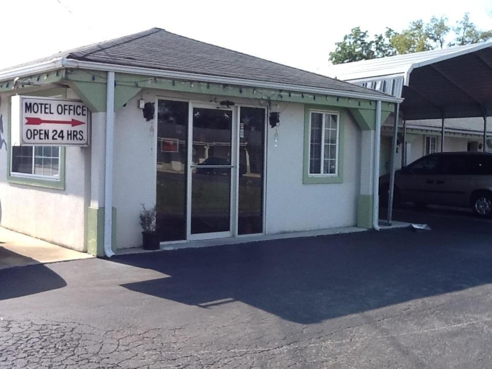 Bedford Inn Shelbyville Exterior foto